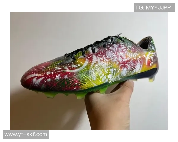 球星联名设计独特魅力 足球鞋品牌引领运动时尚新风潮