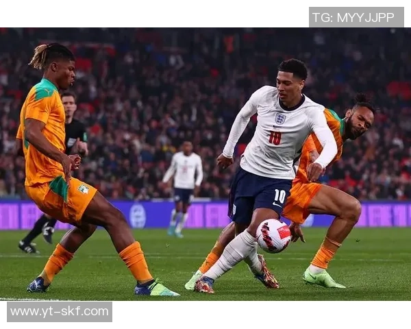 足球黑洞球星逆袭之路展现璀璨光芒震撼球迷心灵